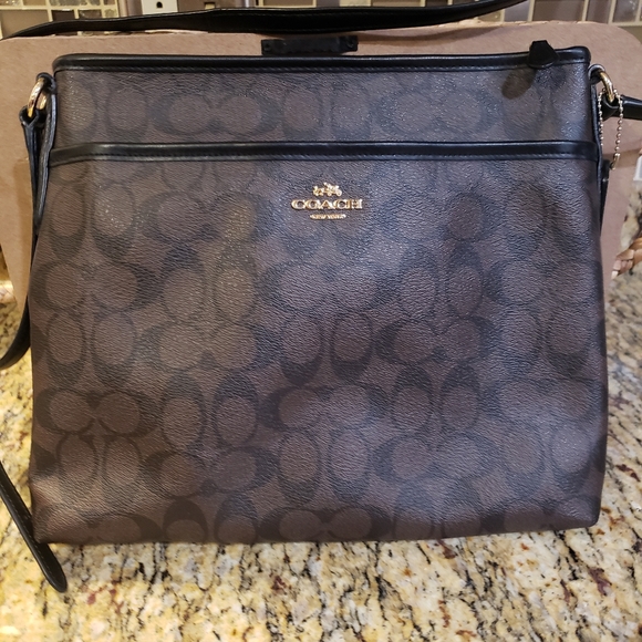 Handbag - Picture 1 of 2